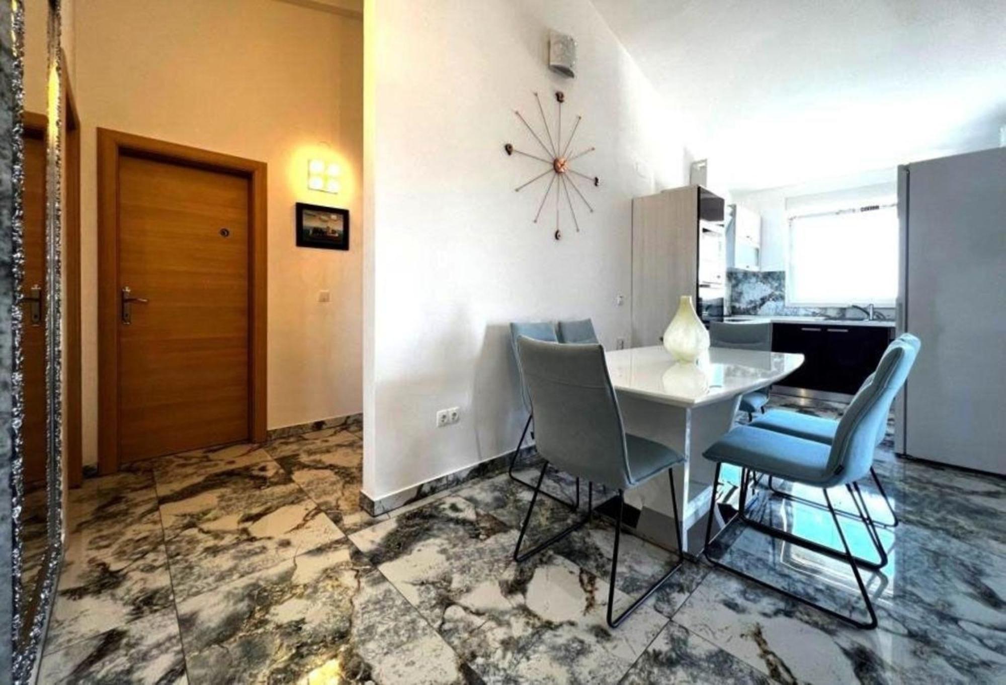 Komfortabeles Apartment Im Sueden Von Ciovo Трогир Екстериор снимка